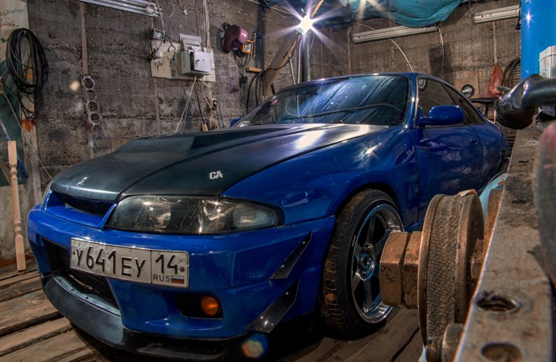 Nissan Skyline r33 в гараже
