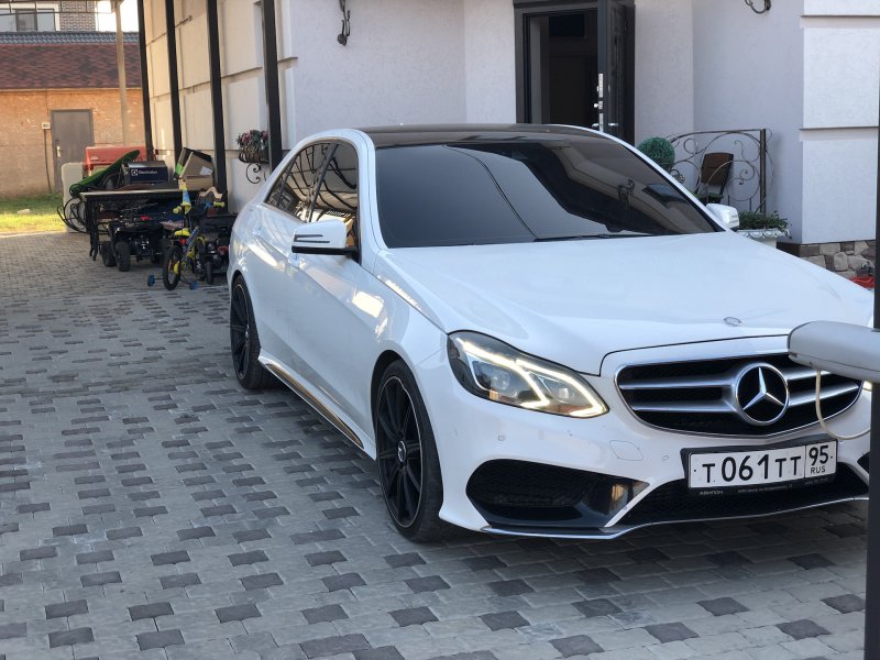 Mercedes Benz c63 седан