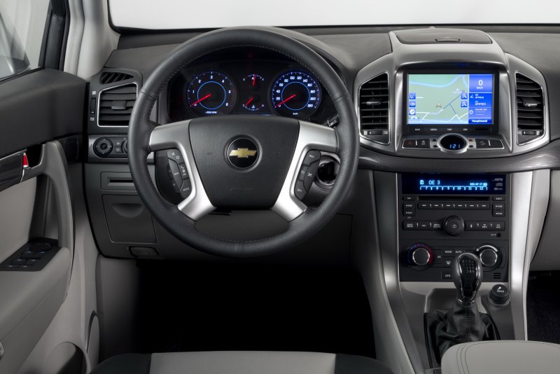 Chevrolet Captiva 2014 интерьер