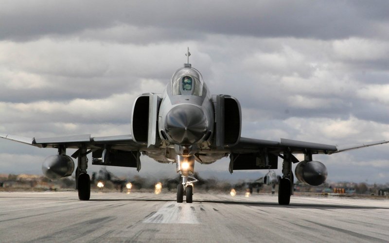 Phantom f16