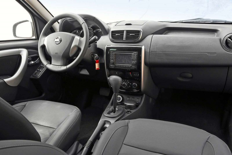 Nissan Terrano 2014 салон