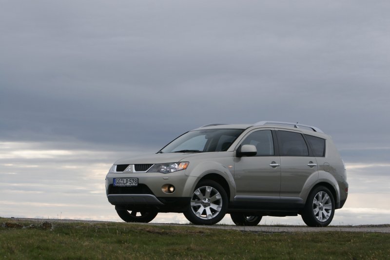 Mitsubishi Outlander XL
