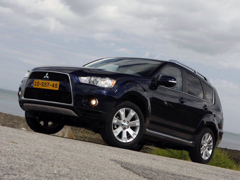 Mitsubishi Outlander XL 2010