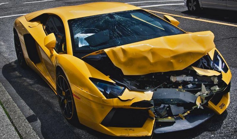 Lamborghini авентадор разбитой