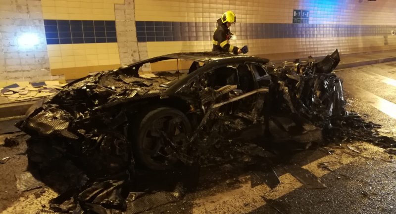 Lamborghini Aventador сгорел в Чехии