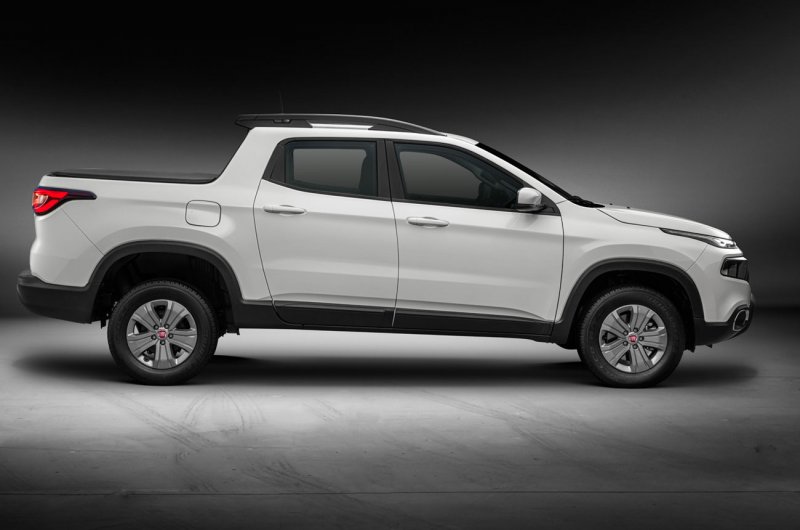 Fiat Toro сбоку