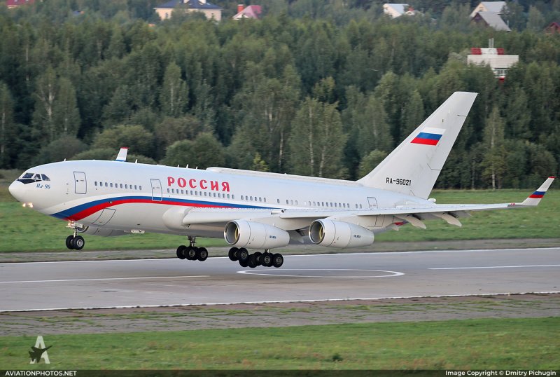Самолет ил 96
