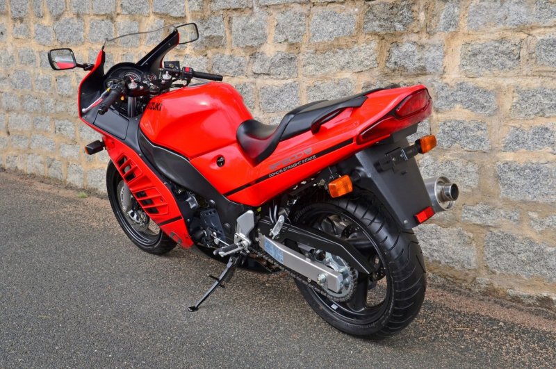 Suzuki RF 125