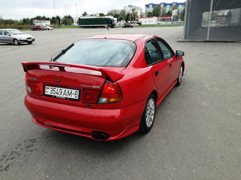 Mitsubishi Carisma 2003 красная