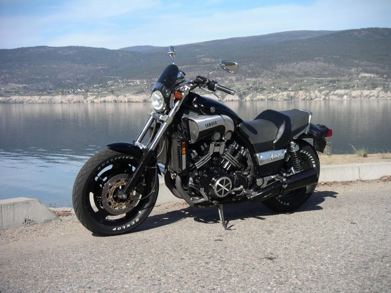 Yamaha w Max 1200