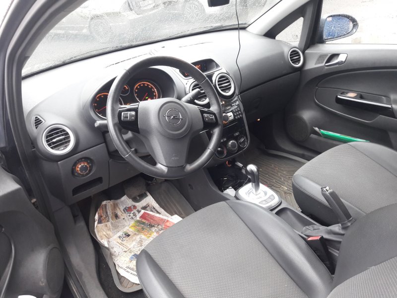 Opel Corsa 2008 салон