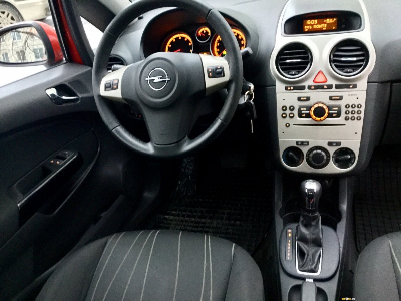 Opel Corsa 2008 5 дверей салон