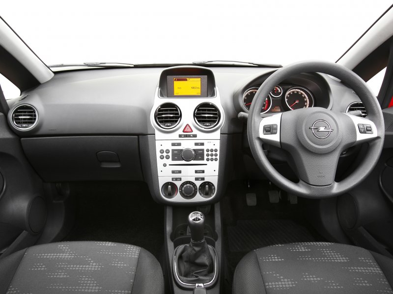 Opel Corsa d 2012 салон