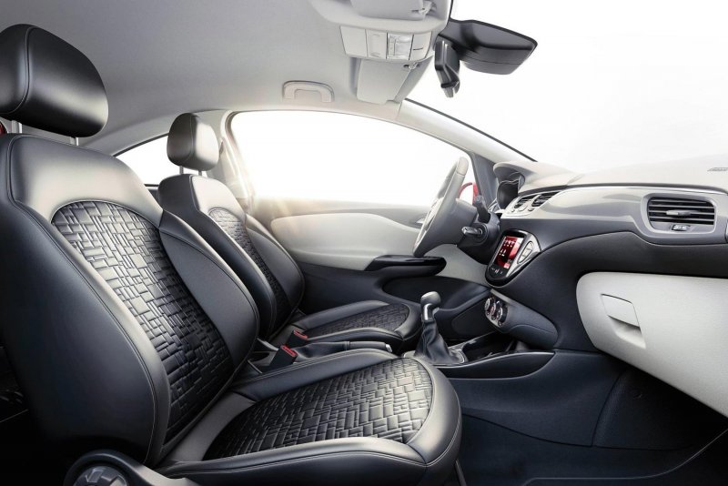 Opel Corsa e салон