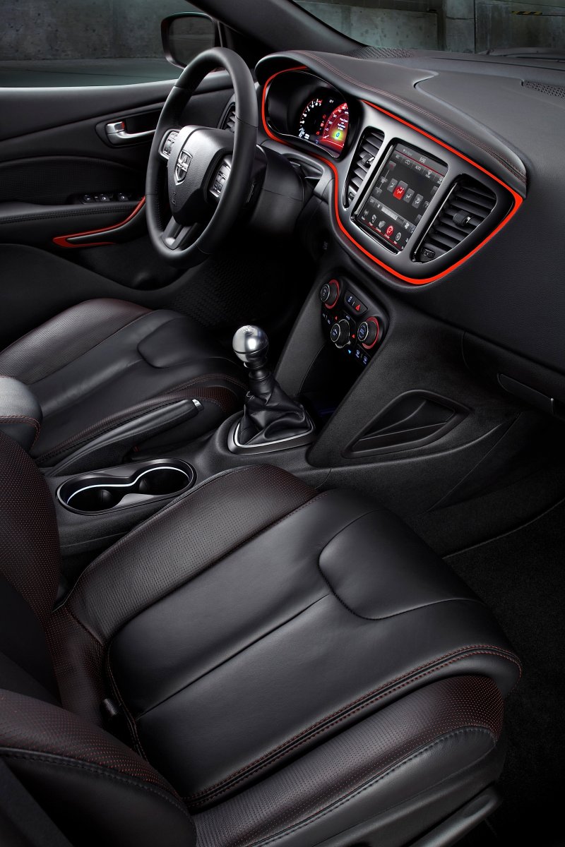 Dodge Dart gt 2013 салон