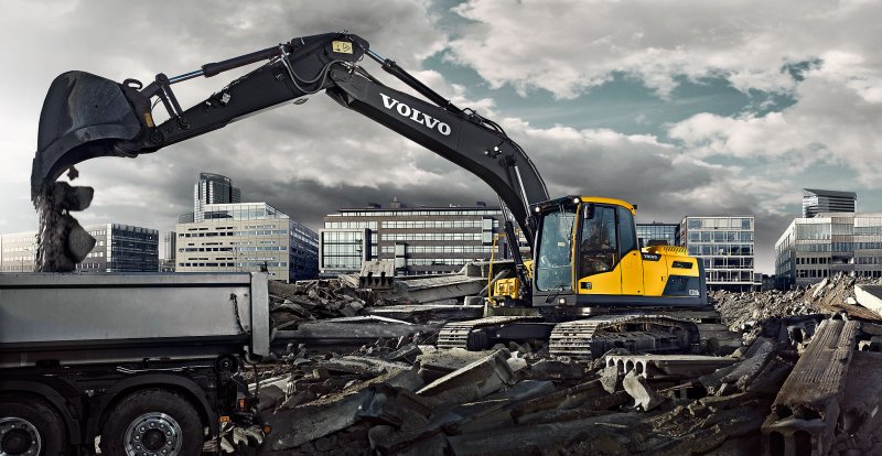 Гусеничный экскаватор Volvo ec220d