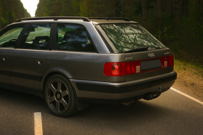 Ауди 100 Авант кватро