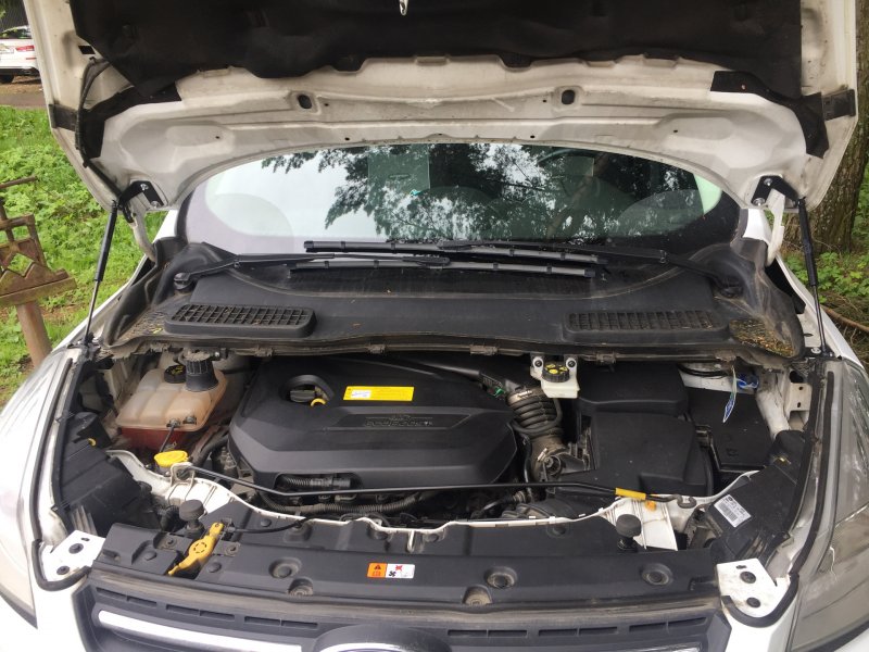 Ford Kuga 1 под капотом
