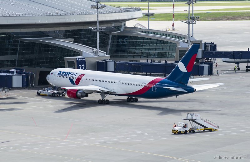 Azur Air Boeing 767 Внуково