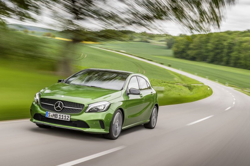 Mercedes Benz a class зеленый