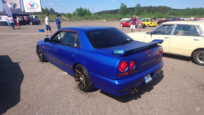 Nissan Skyline GTR r34 седан