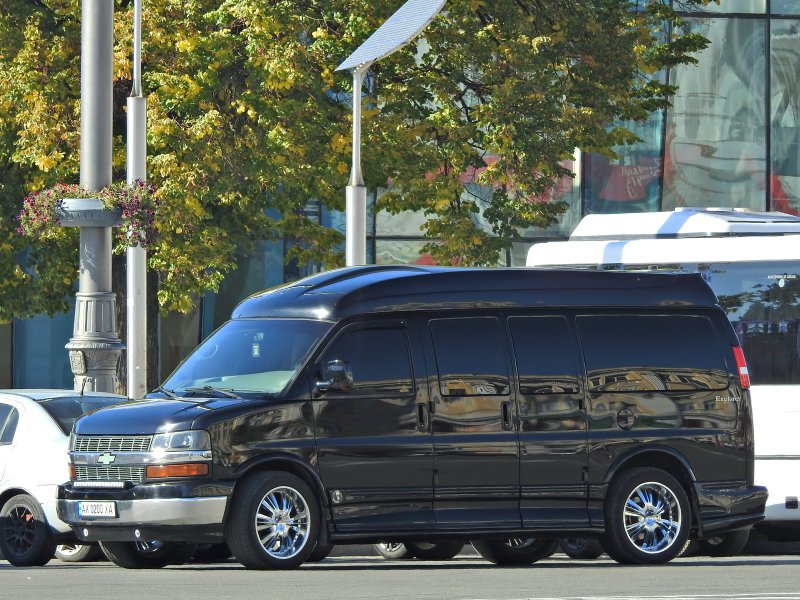 Chevrolet Express 200
