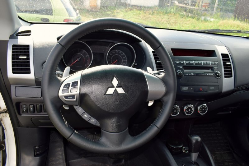 Руль Mitsubishi Pajero 4