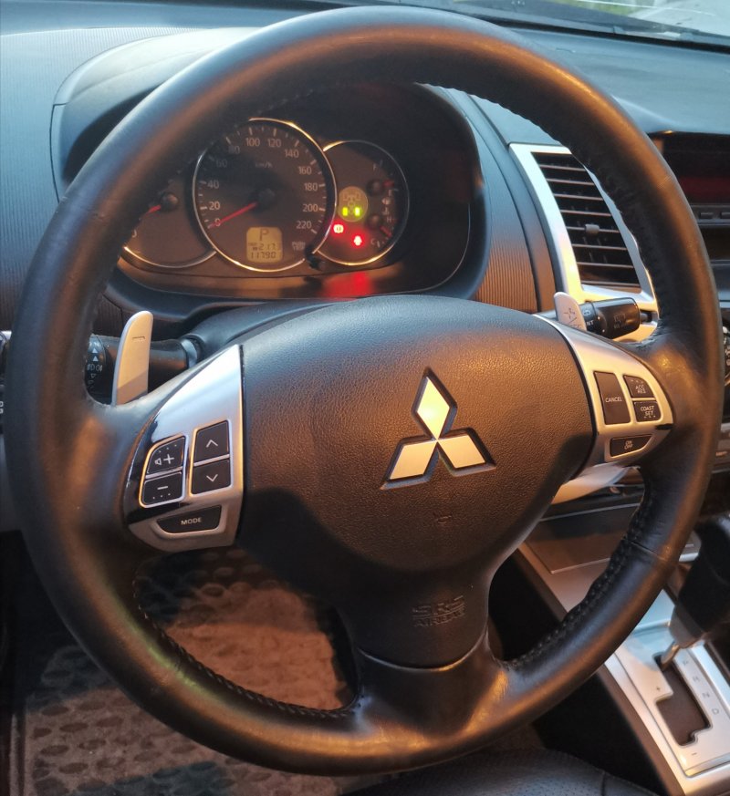 Руль Mitsubishi Airtrek Outlander 1