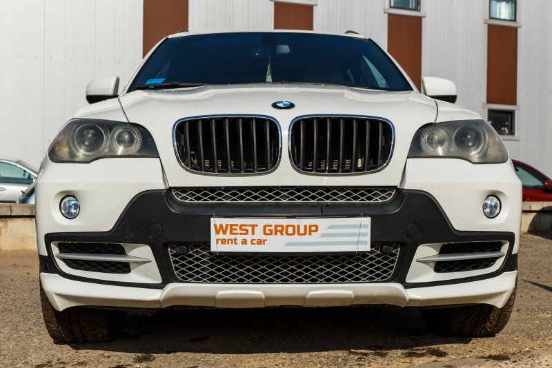 Матовый белый BMW e70