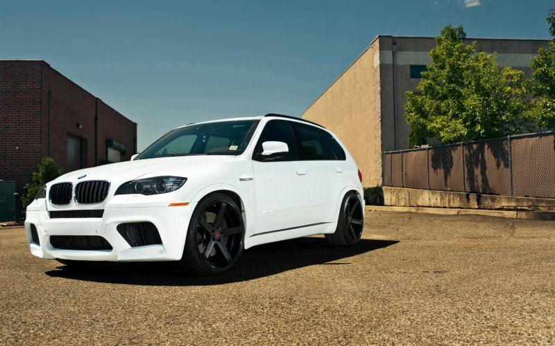 БМВ x5m белая