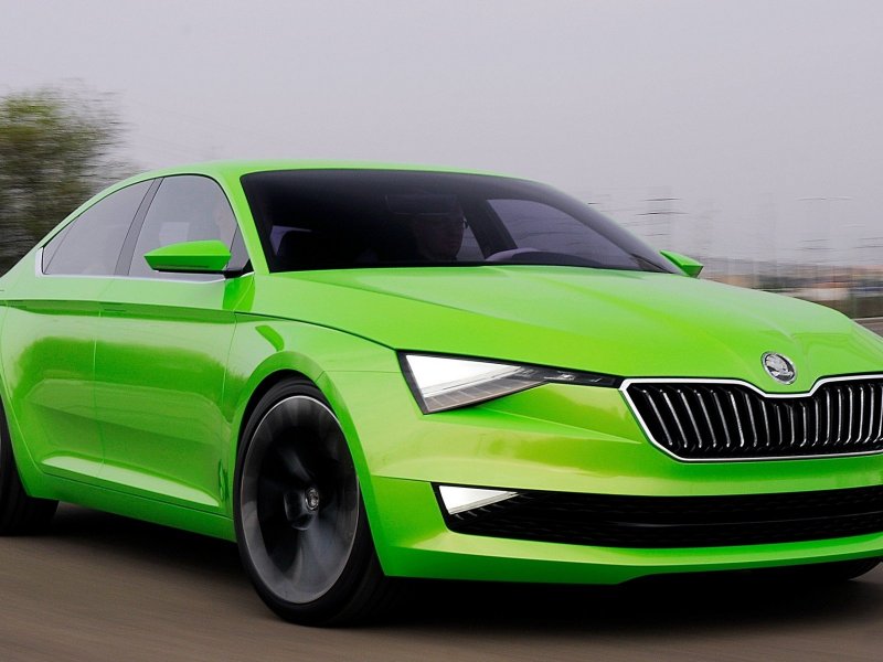 Skoda Superb зеленая