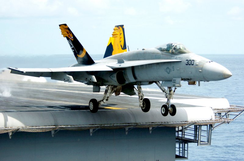 Истребитель "f/a-18c Hornet"
