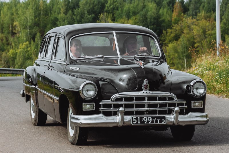 Автомобиль ГАЗ 12