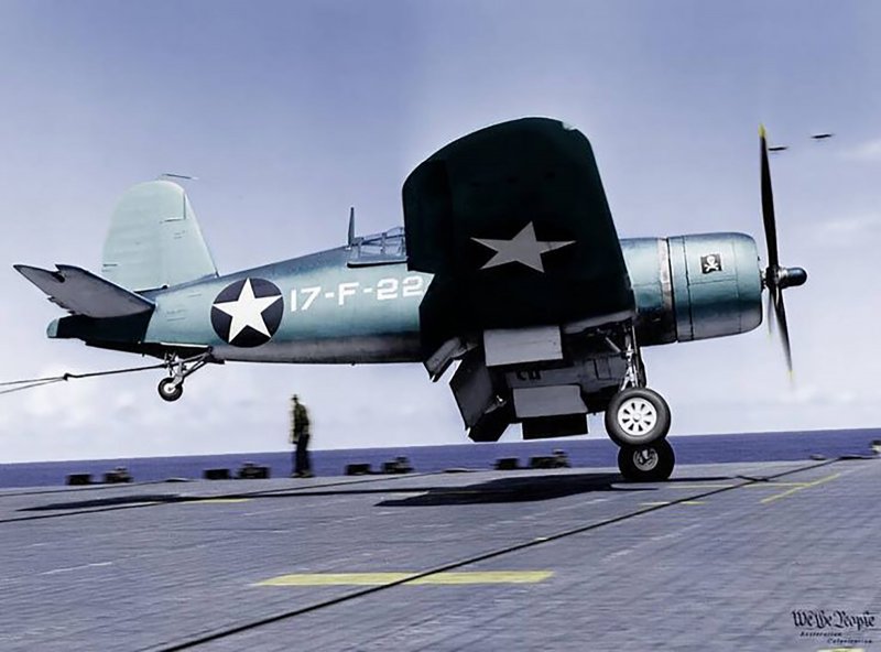 Самолет f4u
