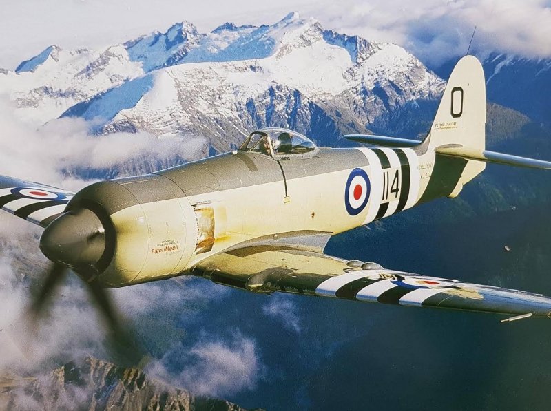 Sea Fury самолет
