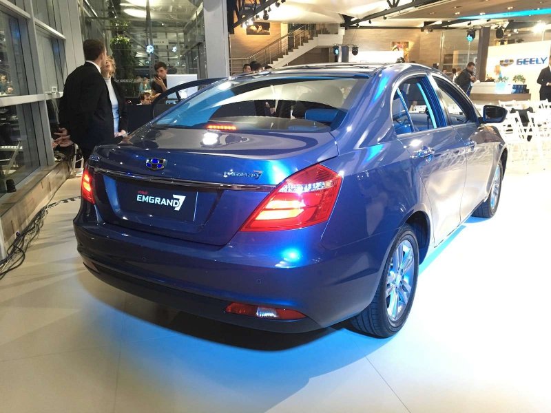 Geely Emgrand x7 SUV