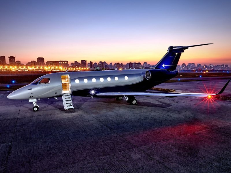 Частный самолет Embraer