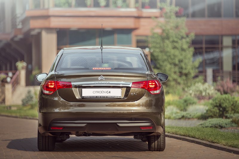 Citroen c4 седан 2013 сзади