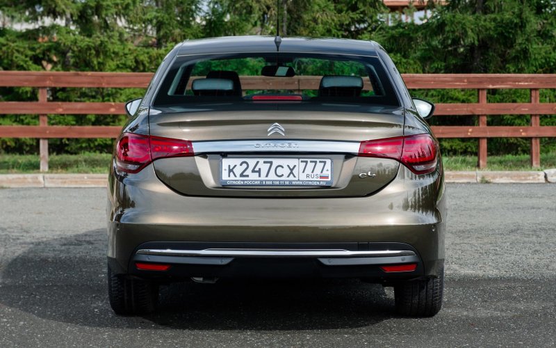 Citroen c4 sedan 2016 сзади