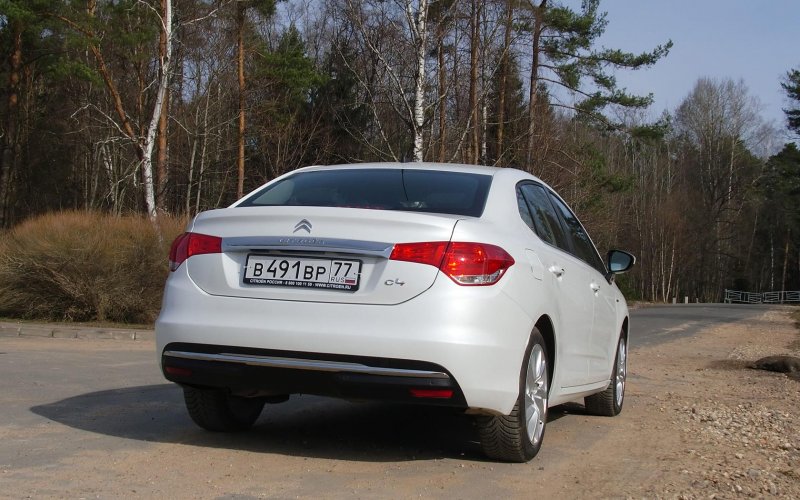 Citroen c4 седан 2013 сзади