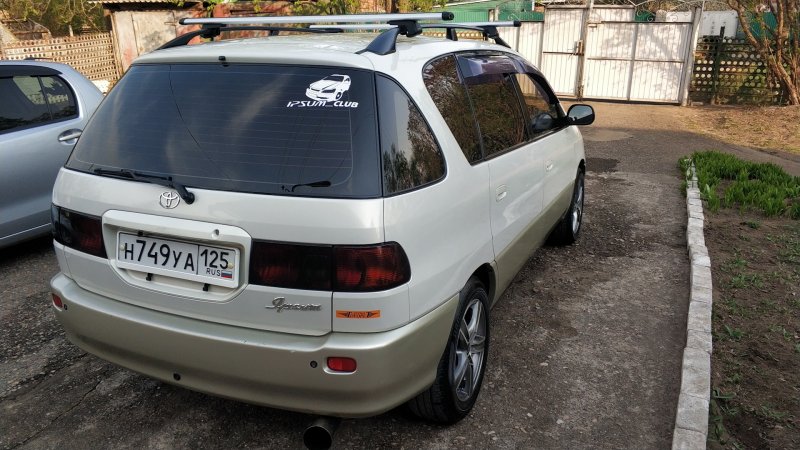 Toyota ipsum 2.0 l selection