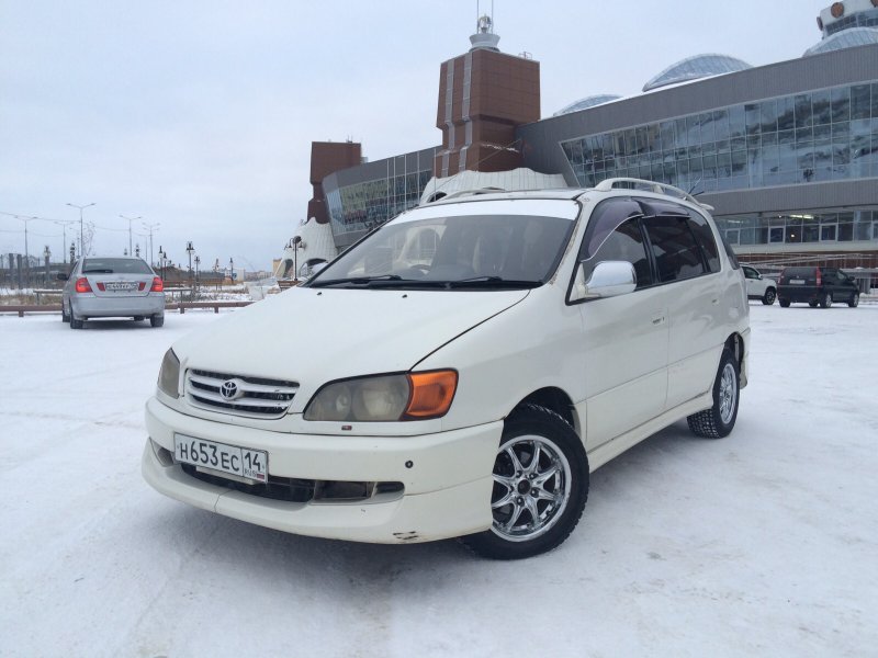 Toyota ipsum 98 года. Ипсум 10 кузов. Toyota ipsum 1997. Тойота Ипсум 10 кузов. Ипсум 10 кузов спорт.