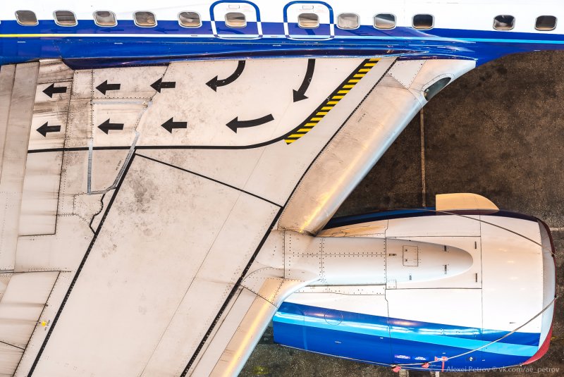 Схема самолета Embraer 170