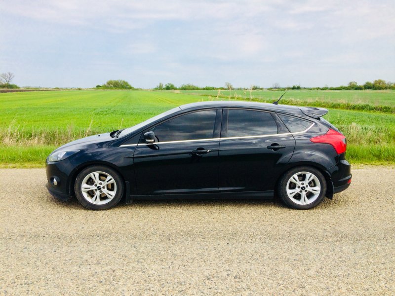 Ford Focus 3 Hatchback Tuning Black