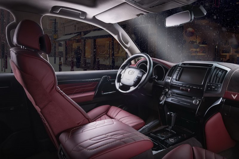 Toyota Land Cruiser Prado 2016 салон