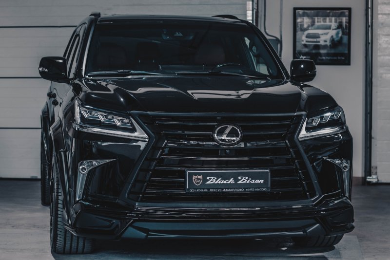 Lexus LX 570 Wald черный