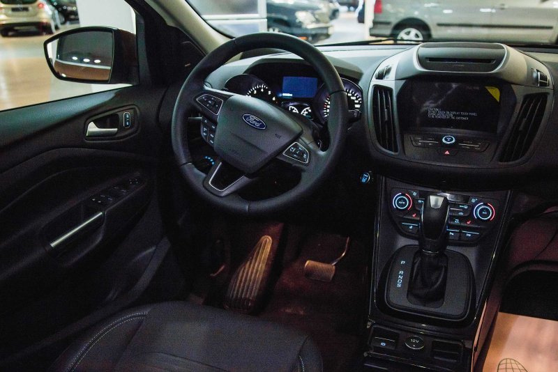 Ford Kuga 2017 салон
