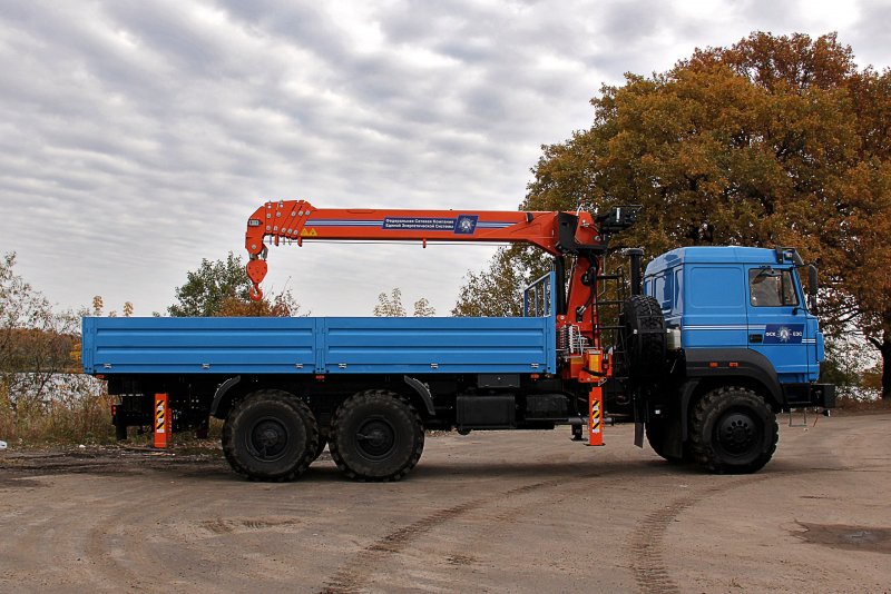 Урал 4320 с краном манипулятором