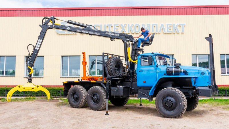 Бурильно-крановая машина Урал-4320