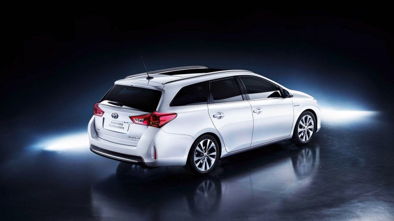 Toyota Auris 2013 универсал